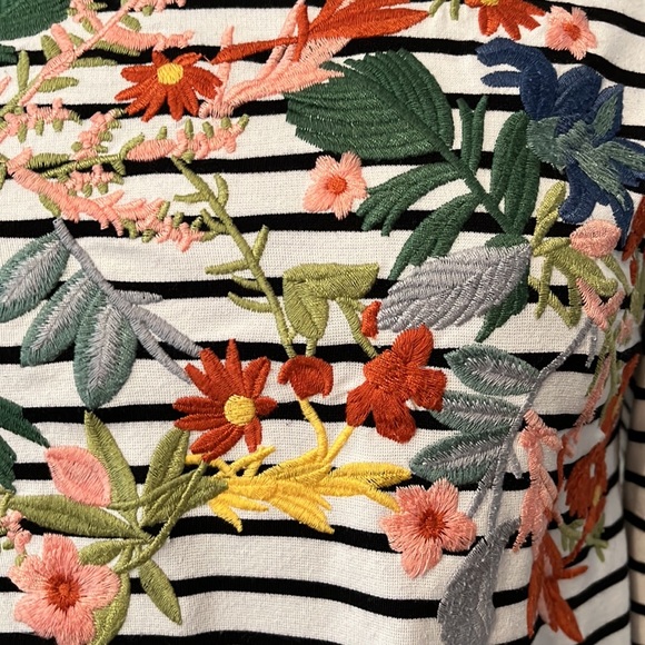 Gianni Bini Black/White Striped Shift Dress - Picture 5 of 9